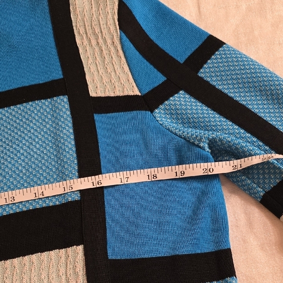Ming Wang 2 Pieces Blue and Black Geometric Cardigan And Top - Picture 15 of 16